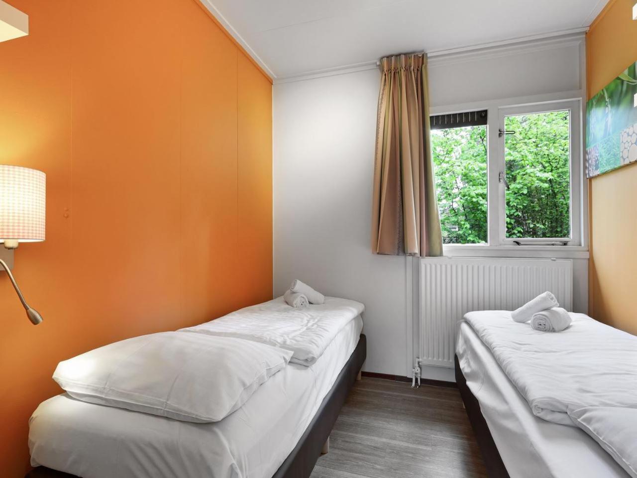 Comfort 6-Person Dog Bungalow In The Holiday Park Landal Heideheuvel Beekbergen Room photo