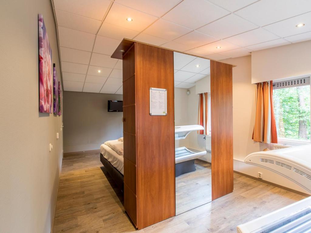 Comfort 6-Person Dog Bungalow In The Holiday Park Landal Heideheuvel Beekbergen Room photo