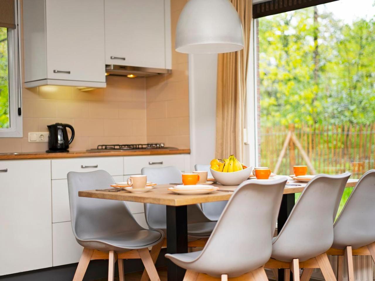 Comfort 6-Person Dog Bungalow In The Holiday Park Landal Heideheuvel Beekbergen Exterior photo